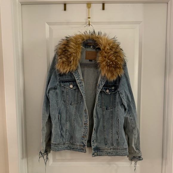 BlankNYC Removable Faux Fur Collar Denim Trucker Jacket - Picture 6 of 14